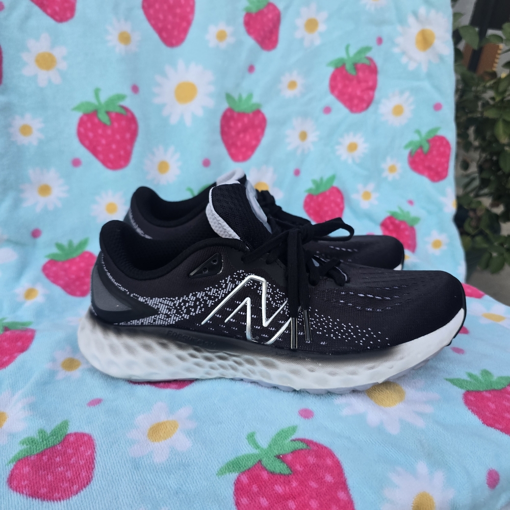 New Balance EVOZ Running Shoes - Picture 5 of 8